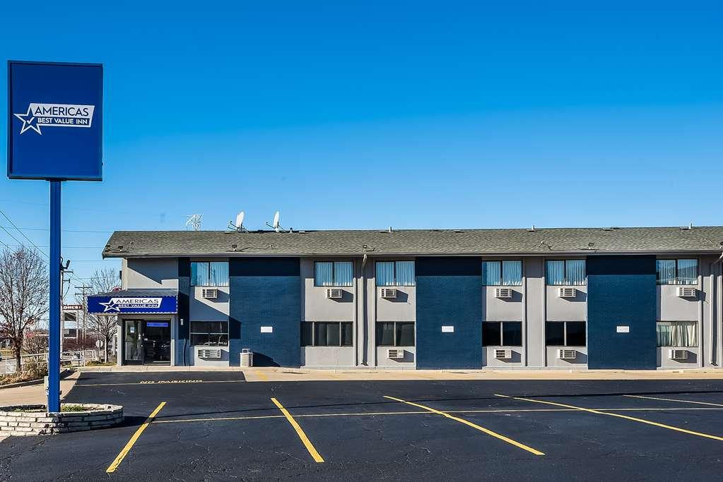 アメリカズ ベスト バリュー イン イースト ピオリア East Peoria エクステリア 写真